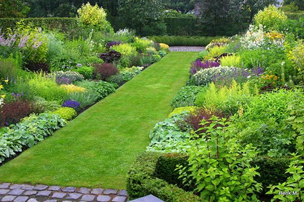 Perfect Green Lawns and Yard Landscaping Ideas in Spring 