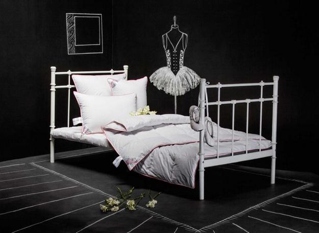 black chalkboard paint and white drawings for modern wall decoration