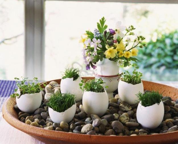 recycling egg shells for table decorations and flower centerpieces