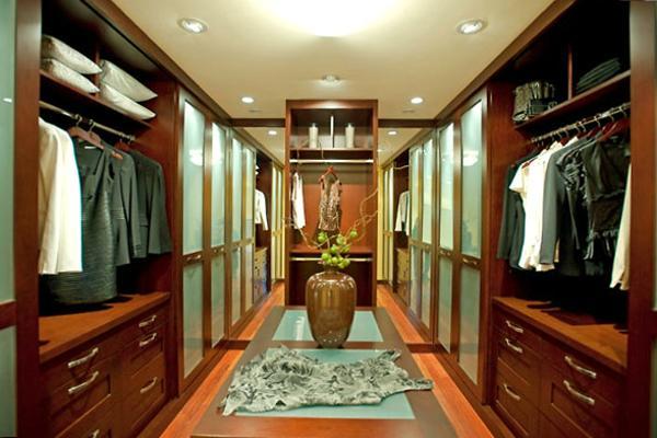 https://www.lushome.com/wp-content/uploads/2014/04/walk-in-closets-closet-organization-interior-design-ideas-12.jpg