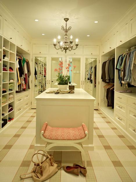 33 Walk In Closet Design Ideas to Find Solace in Master Bedroom
