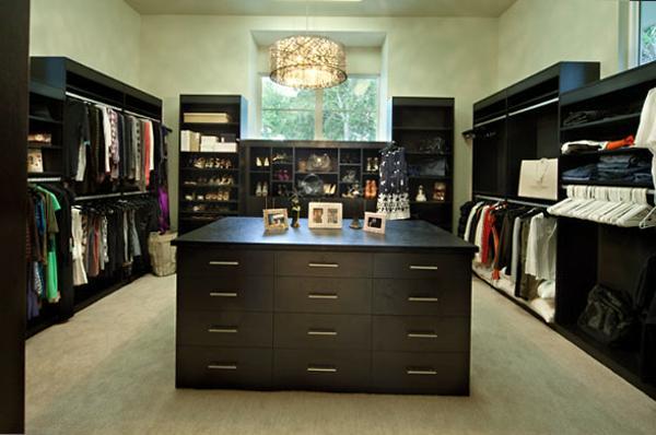 35 Best Walk In Closet Ideas and Designs for Master Bedrooms