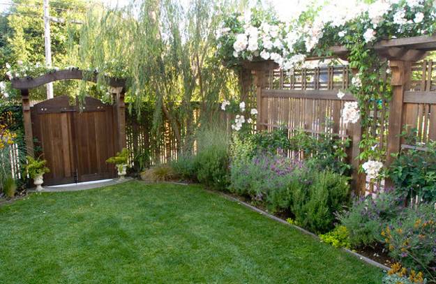 25 Beautiful Fence Designs to Improve and Accentuate Yard Landscaping Ideas