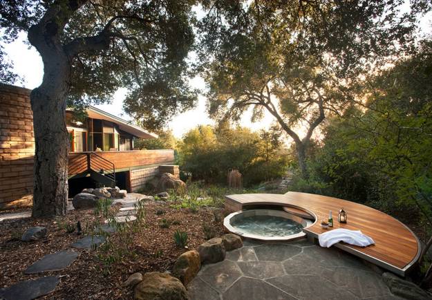22 Outdoor Living Spaces With Jacuzzi Tubs And Beautiful Yard Landscaping Ideas,Bathroom Floor Design Ideas