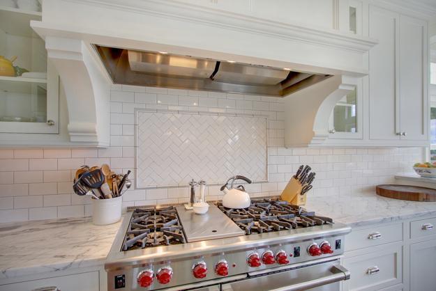 25 Stunning Red Kitchen Design and Decorating Ideas