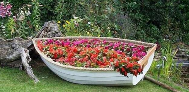 22 Landscaping Ideas to Reuse and Recycle Old Boats for 