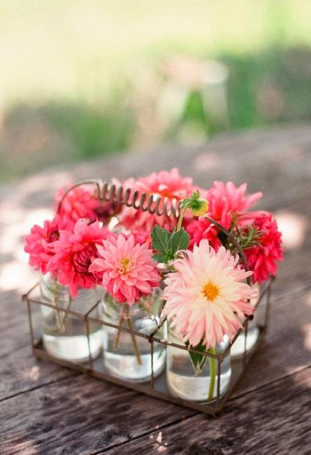 spring home decorating with flowers, table centerpieces