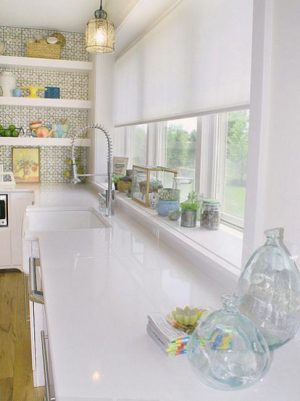 White Kitchen Cabinets and Modern Wallpaper, Ideas for Decorating with ...