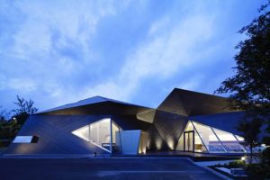 25 Triangular Window Designs Customizing Modern House Exterior and ...