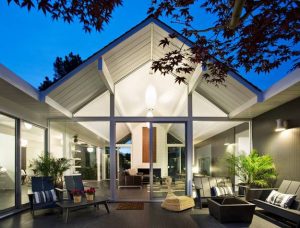 25 Triangular Window Designs Customizing Modern House Exterior and ...