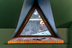 25 Triangular Window Designs Customizing Modern House Exterior and ...