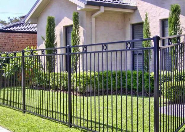 Design Ideas for Your Fence, Front Yard and Backyard Designs