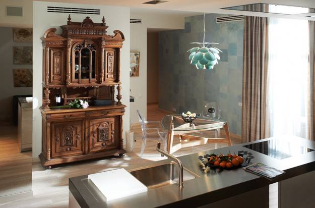 Modern Interior Design with Vintage Furniture and Decor ...