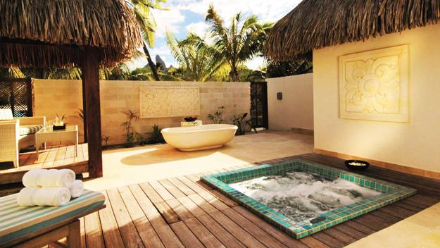 15 Beautiful Outdoor Home Spa Design Ideas