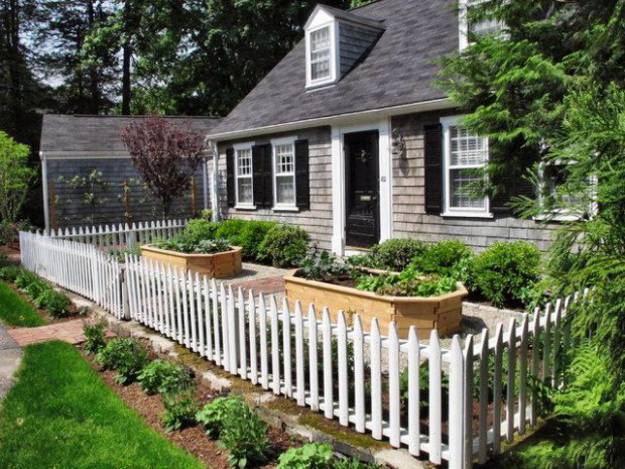 wooden fence design ideas and yard landscaping