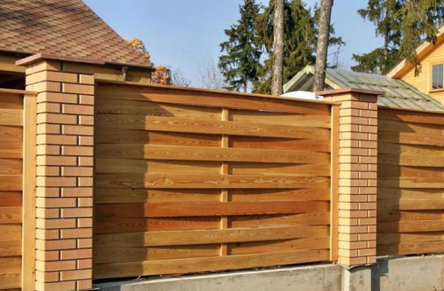 20 Wood Fence Designs Blending Traditions and Modern Ideas