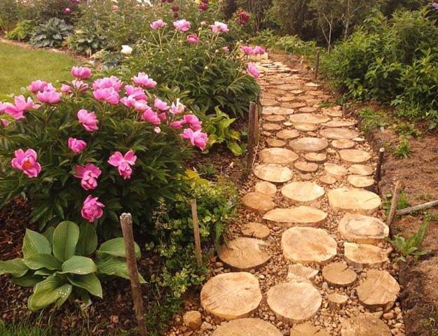 eco friendly materials and backyard landscaping ideas for beautiful walkways and paths