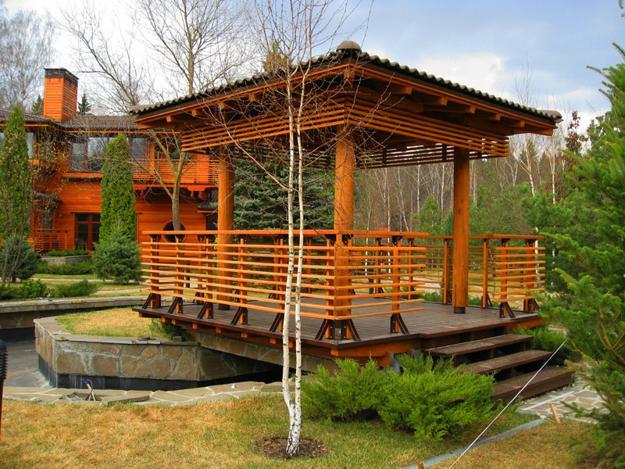 outdoor rooms created with wooden structures