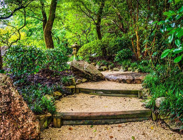 25 Beautiful Hill Landscaping Ideas and Terracing Inspirations