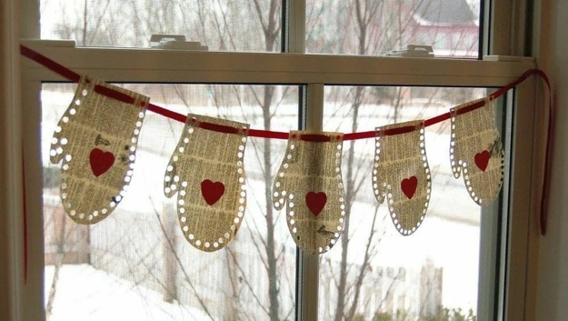 mitten garland
