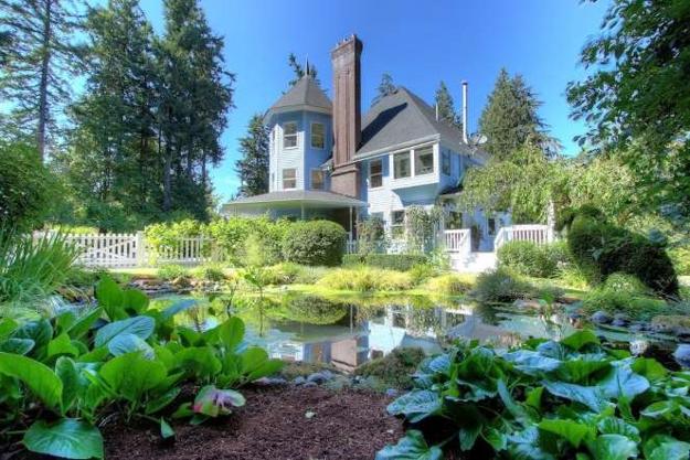 dream homes, castle like house exterior