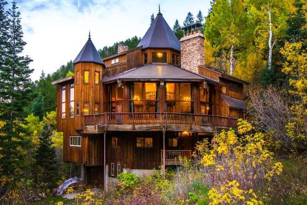 dream homes, castle like house exterior