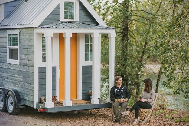 Cozy Small House Design On Wheels Beautiful Homes