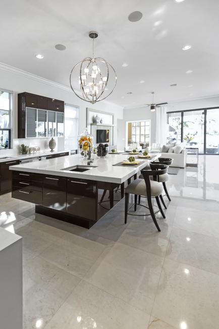 20 Beautiful Kitchens with White Cabinets and Modern Kitchen Islands