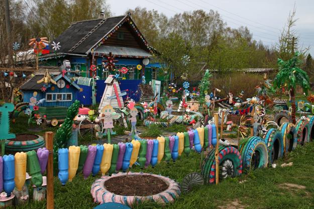 How To Recycle Plastic Bottles For Colorful Handmade Yard Decorations