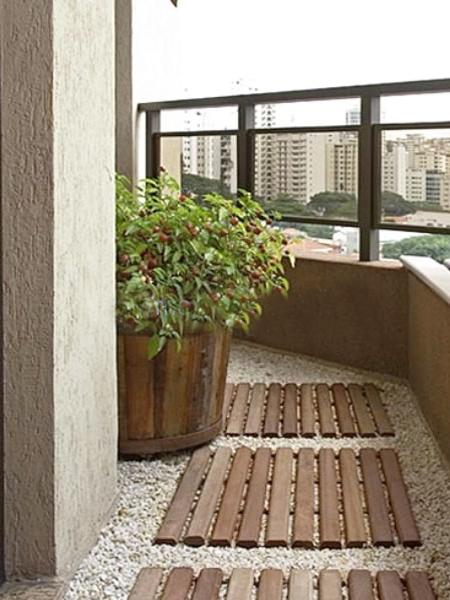 Modern Outdoor Flooring Ideas For Functional And Beautiful Balcony