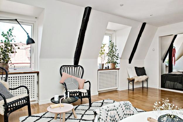 Black and White Decorating Ideas  for Small  Spaces  in 