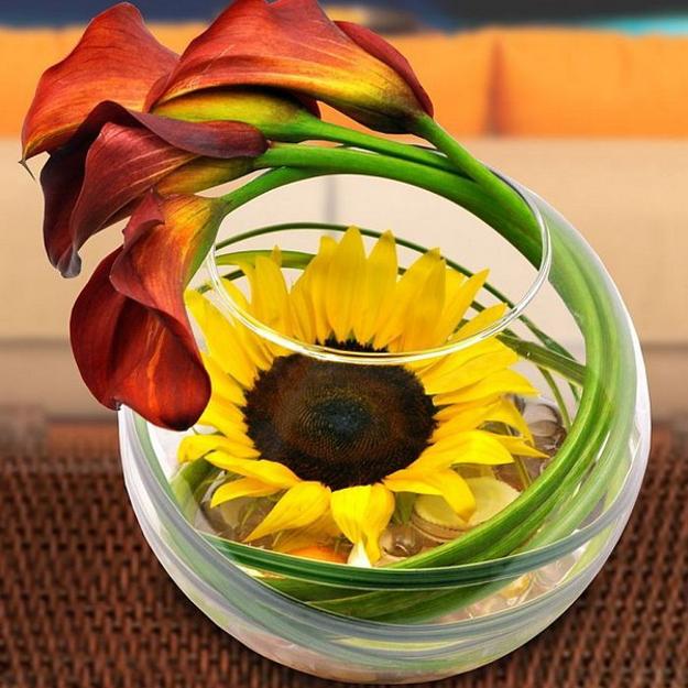 creative flower arrangements and floral designs with sunflowers, yellow flower table decorations and centerpieces