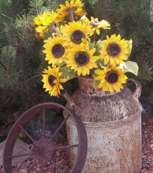 25 Sunny Flower Arrangements Making Great Yard Decorations and Table