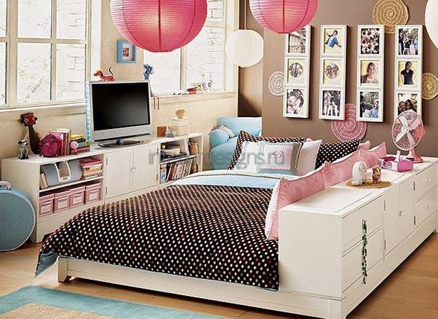 teenage girl bedroom desks