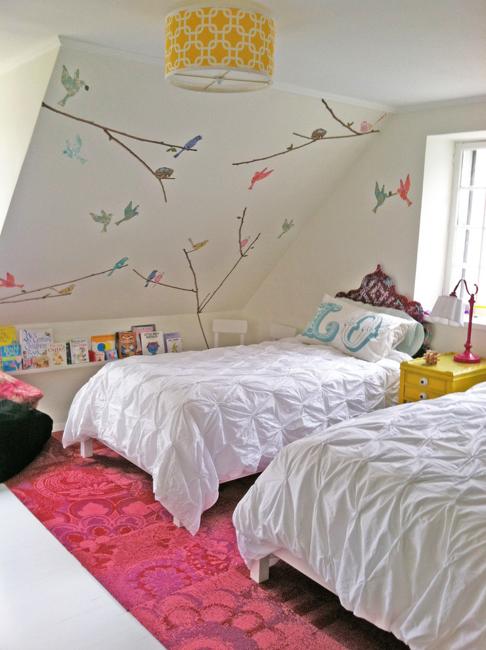 20 Attic Bedroom Designs Efficiently Utilizing Under Roof Spaces