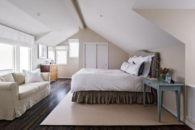 20 Attic Bedroom Designs Efficiently Utilizing Under Roof Spaces