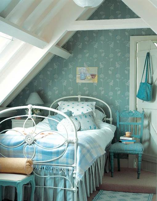 attic small bedroom design and decorating ideas