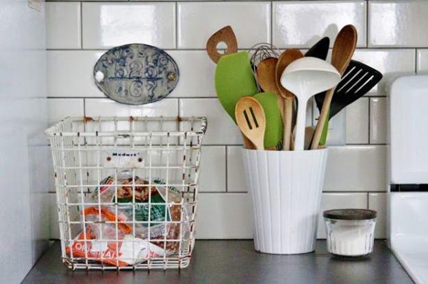 https://www.lushome.com/wp-content/uploads/2015/09/small-kitchen-storage-ideas-10.jpg