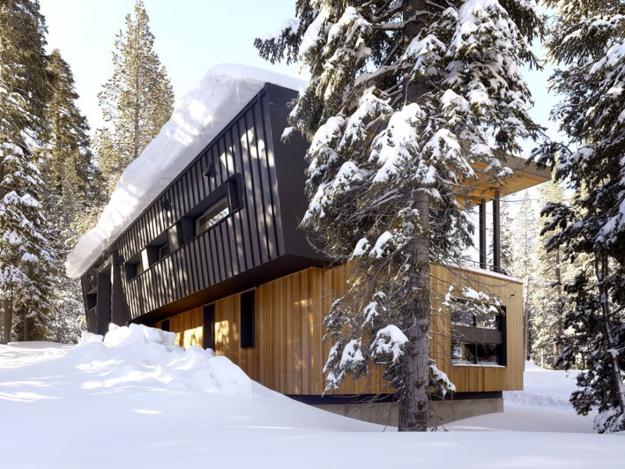 Metal Glass and Wood Homes  in Snow Modern  House  Designs 