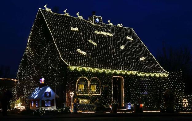 christmas decorating ideas with led lights