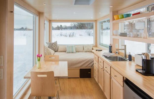 small modern houses on wheels