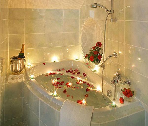 22 Sensual Valentines Day Ideas, Romantic Bathroom and Tub Decorating