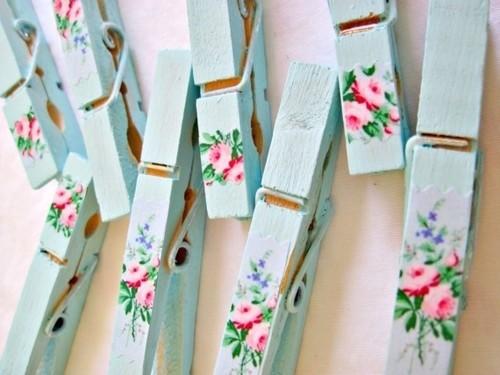 100PCS Multi-Function Mini Craft Clothespins School and Clothes DIY for Room Party Decoration Christmas Tenn Well Wooden Clothespins 