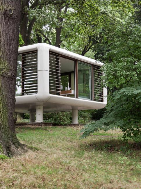 contemporary loft cabin with floor to seiling windows