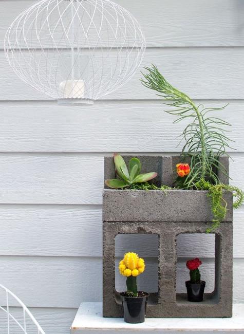 22 Fun and Cheap Ideas for DIY Cinder Block Projects