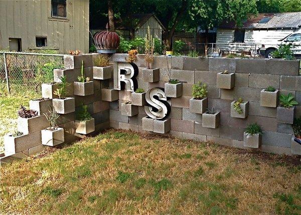 Original Cinder Block Ideas for DIY Yard Decorations