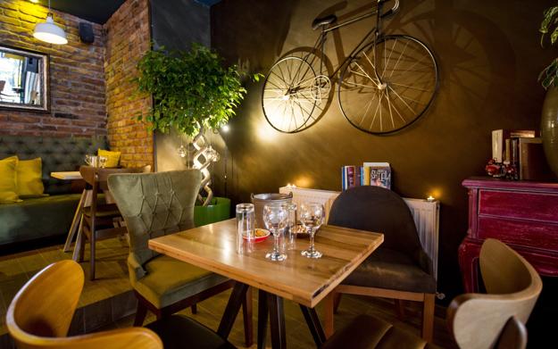 Original Recycling Ideas And Exciting Bike Wall Decorations