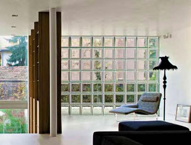 Glass Blocks Adding Sparkling Accents to Modern Home Designs