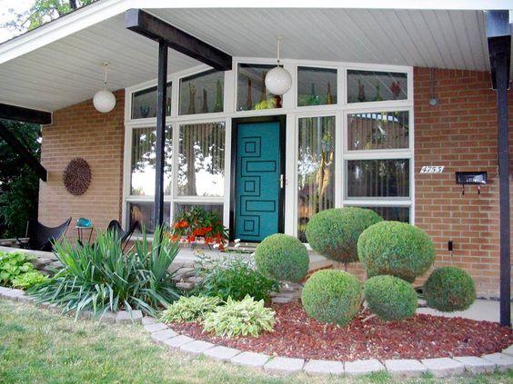 Distinct Glass Designs of Innovative Mid Century Modern  Homes 