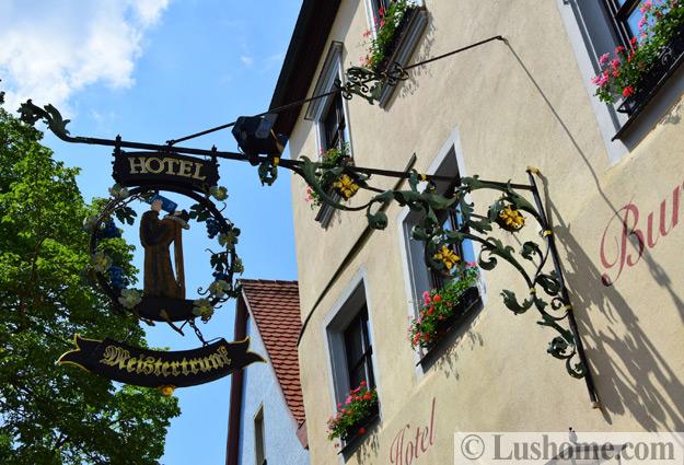 Window Boxes with Flowers, Charming and Cheap Ideas for Blooming Mini